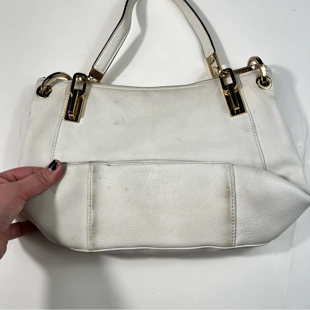 Michael Kors Brooke White Pebbled Leather Shoulder Bag Gold Hardware Medium